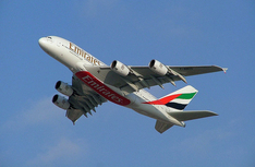 лайнер Airbus A380 компании Emirates